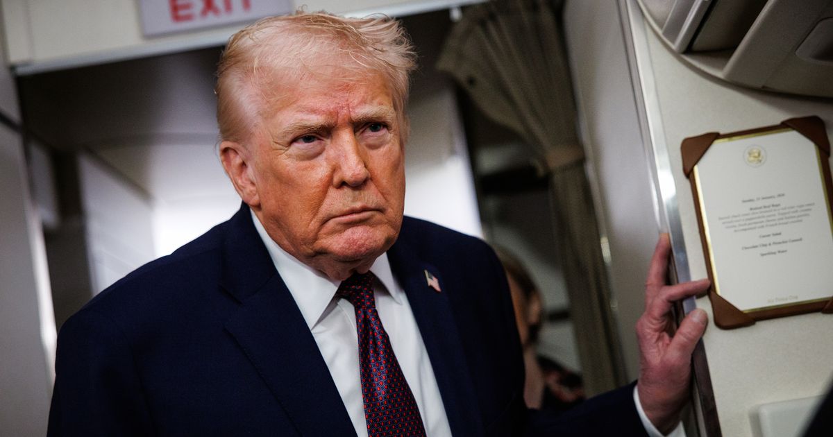 'Trump is a menacing racketeer using blackmail and threats to get what he wants' - The Mirror