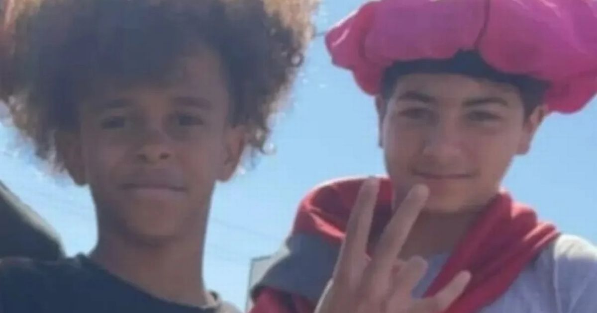Two teenage boys die in sand tunnel horror as DIY project 'buries them alive' - The Mirror
