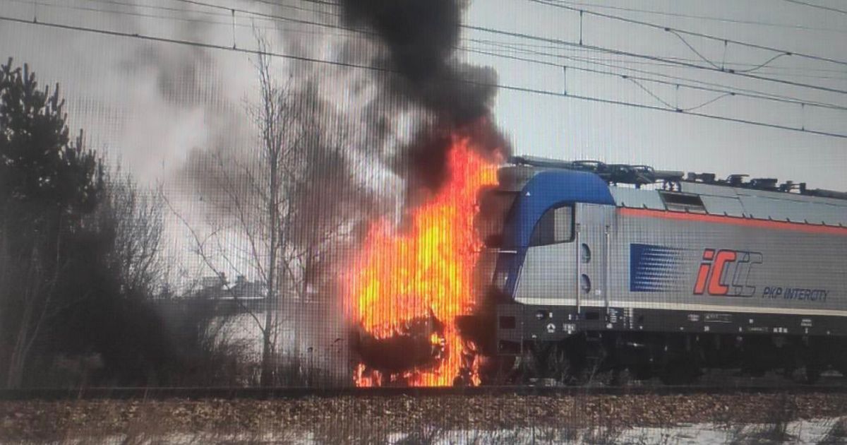 Two trains collide as car stuck on tracks with 600 passengers on board