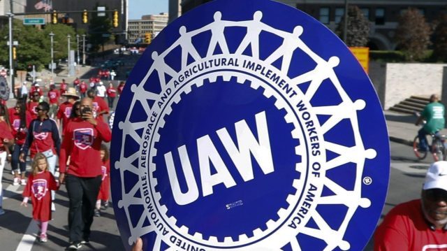 UAW backs worker who yelled at Trump, condemns 'vulgar' behavior