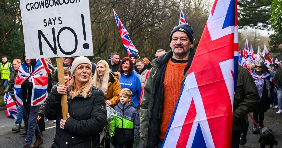 'Hundreds of male asylum seekers' to arrive in UK town in days despite backlash