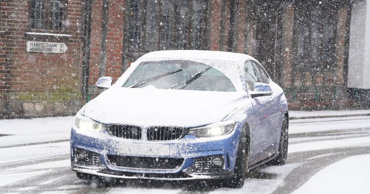 Motorists face £2,500 fine if they forget to do one thing in snowy weather