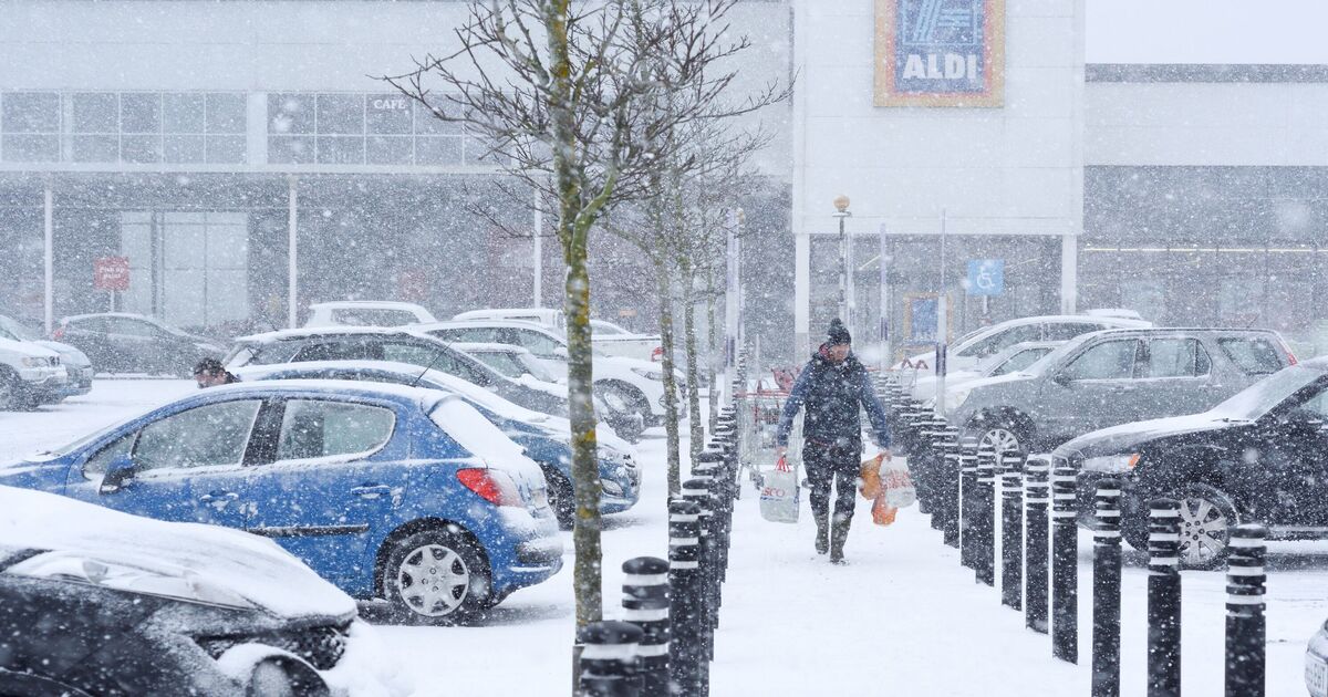 Households in 27 UK areas urged to buy 6 food items before 17-hour snowstorm