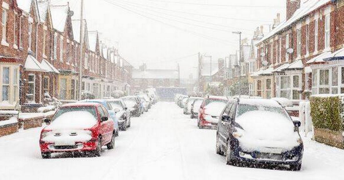 UKHSA issues 'substantial impact on health' alert as snow and ice forecast - The Mirror