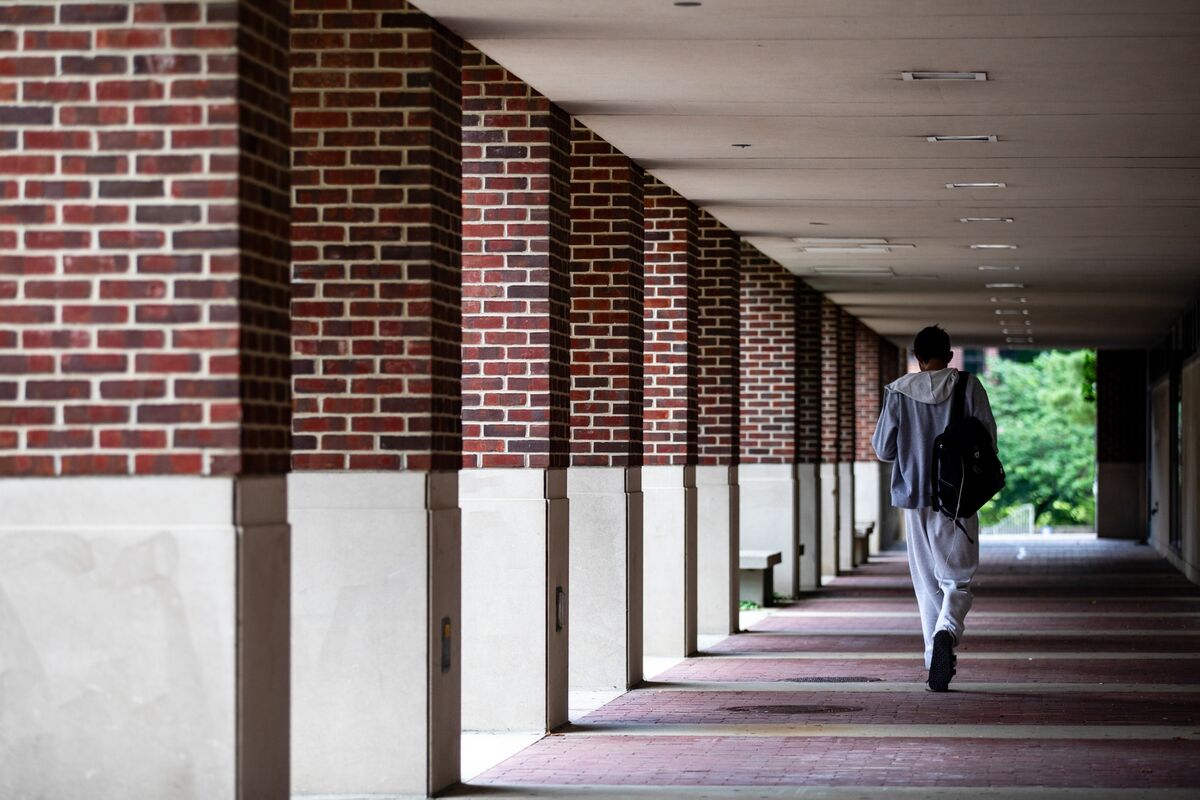 Foreign Enrollment on US Campuses Drops For First Time in Years
