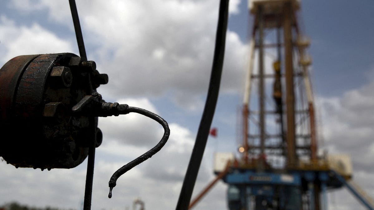 Why is the US so interested in Venezuelan oil? See these charts.