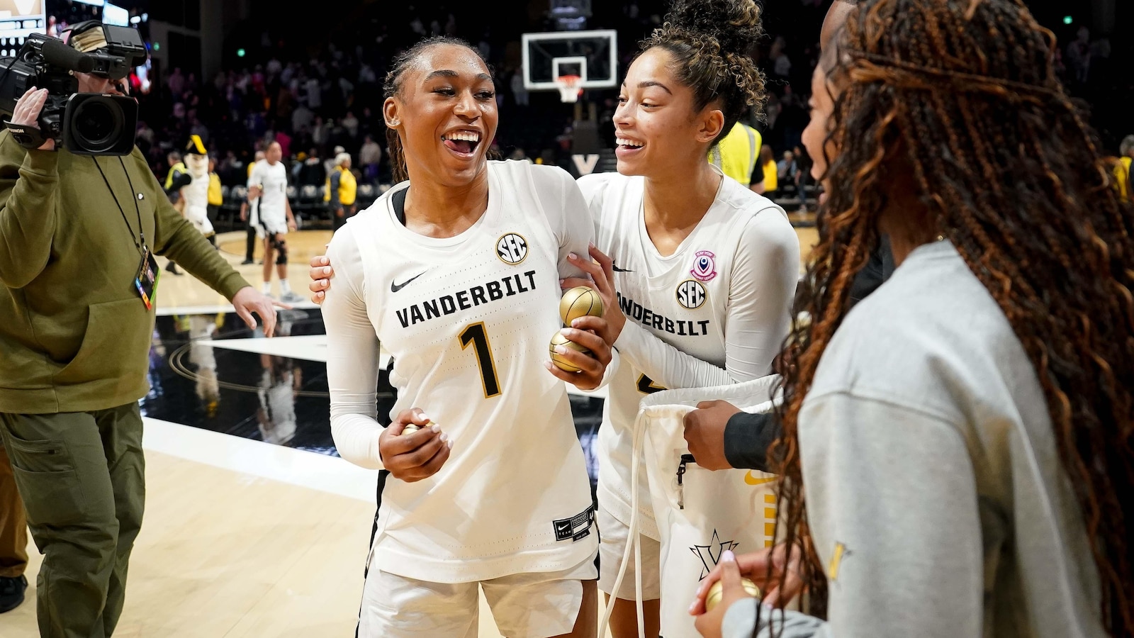 No. 7 Vanderbilt women equal best start in school history at 17-0 with 91-51 win over Texas A&M