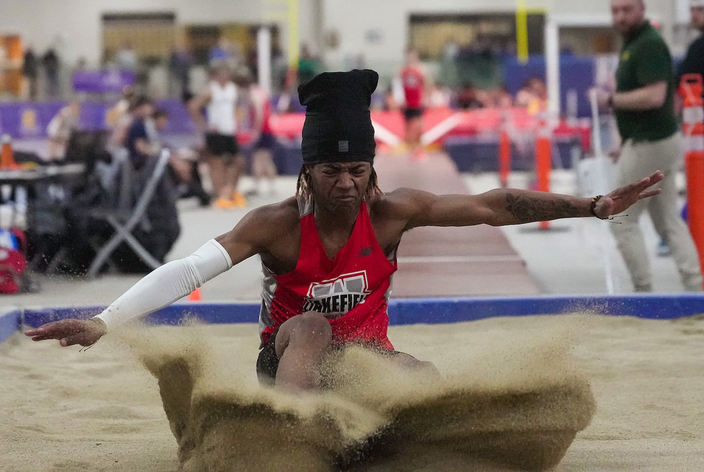 Wakefield boys' Division 4 relays three-peat came down to 4x400 again; Amherst-Pelham claims girls' crown - The Boston Globe