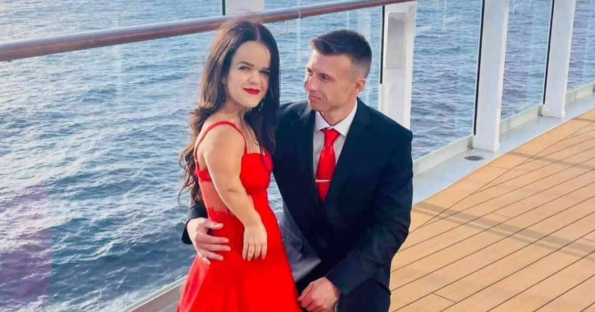 'I'm 3ft 8ins and the cruel jokes people make about my taller boyfriend are disgusting' - Daily Star