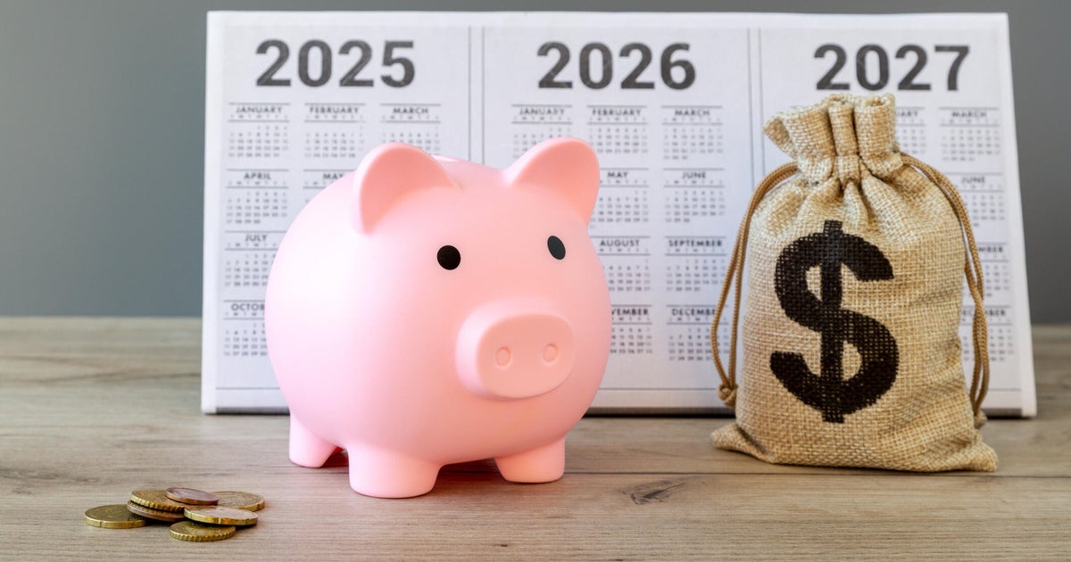 How much will a $10,000 CD account earn by 2027?