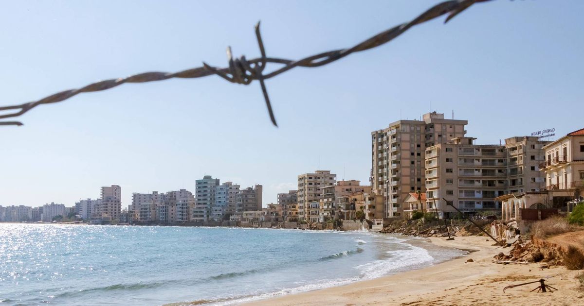 Haunting abandoned tourist hotspot loved by the rich and famous now frozen in time - The Mirror