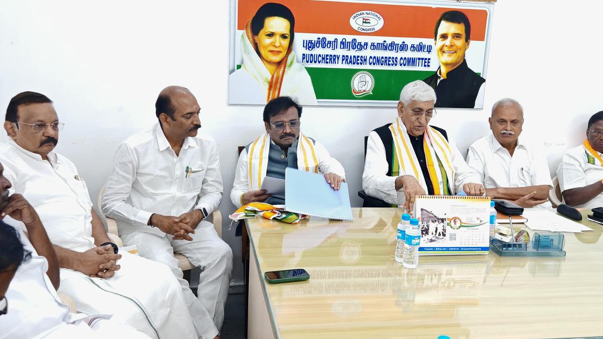 AICC leader holds talks on candidate selection for Assembly polls