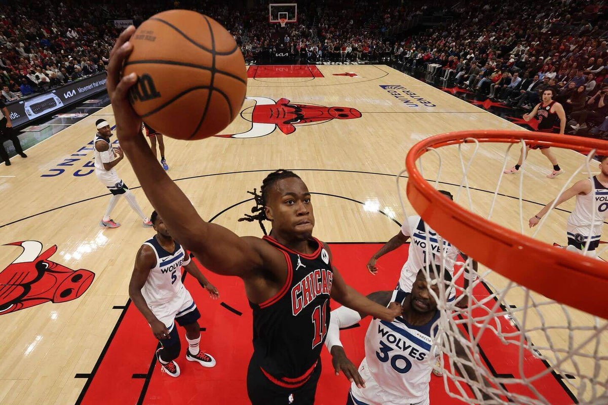 Ayo Dosunmu traded to Timberwolves; Bulls receive Rob Dillingham, more: Sources