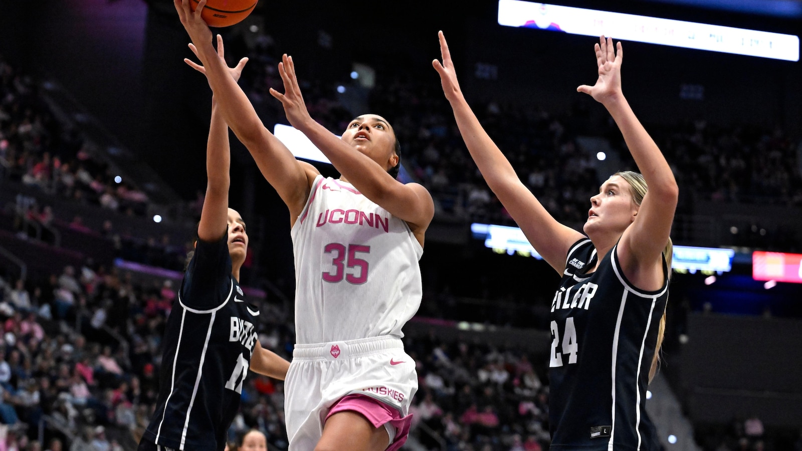 Fudd leads the way as No 1 UConn rolls past Butler without top scorer and rebounder Sarah Strong