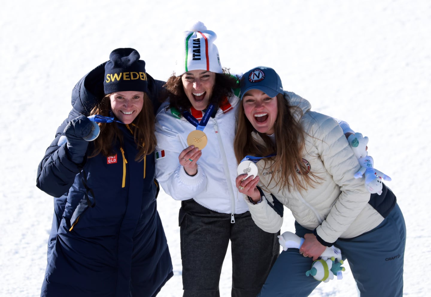 Federica Brignone wins gold in women's giant slalom, Mikaela Shiffrin finishes 11th - The Boston Globe