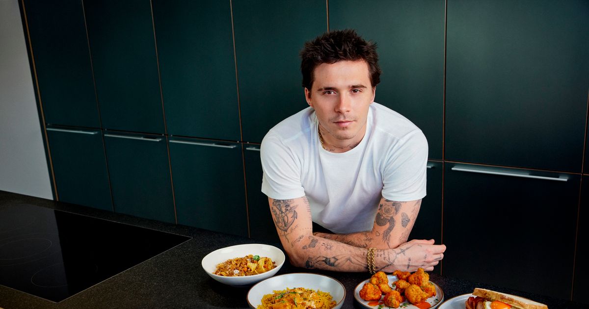 Wannabe chef Brooklyn Beckham selling £300 tickets to see him talk about burgers - Daily Star
