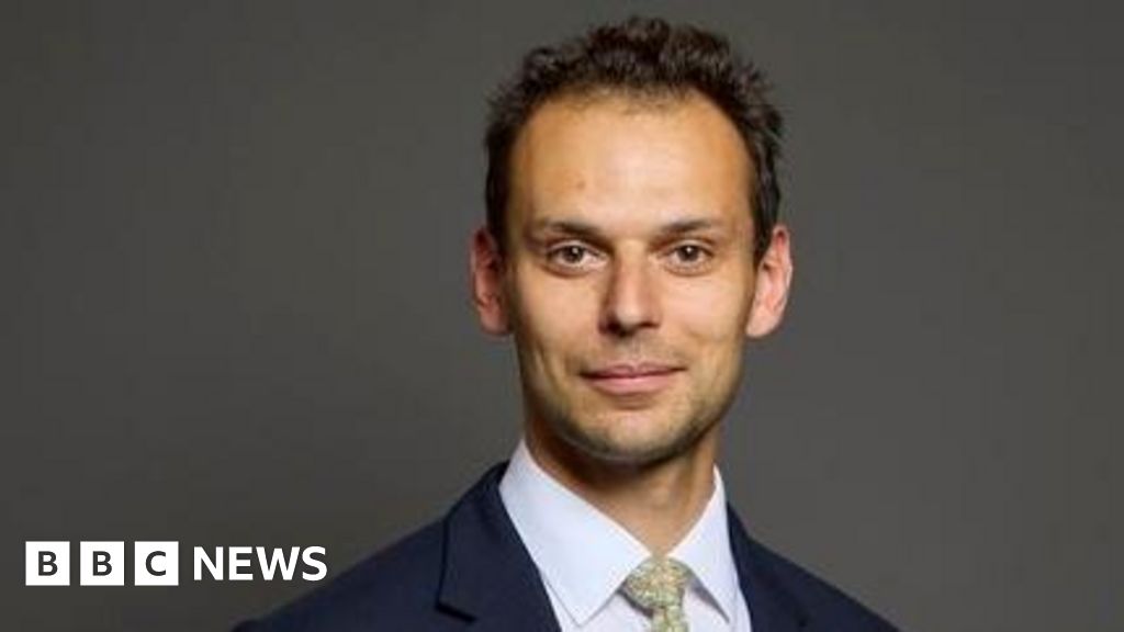 Cabinet office minister used PR firm to investigate journalists' sources