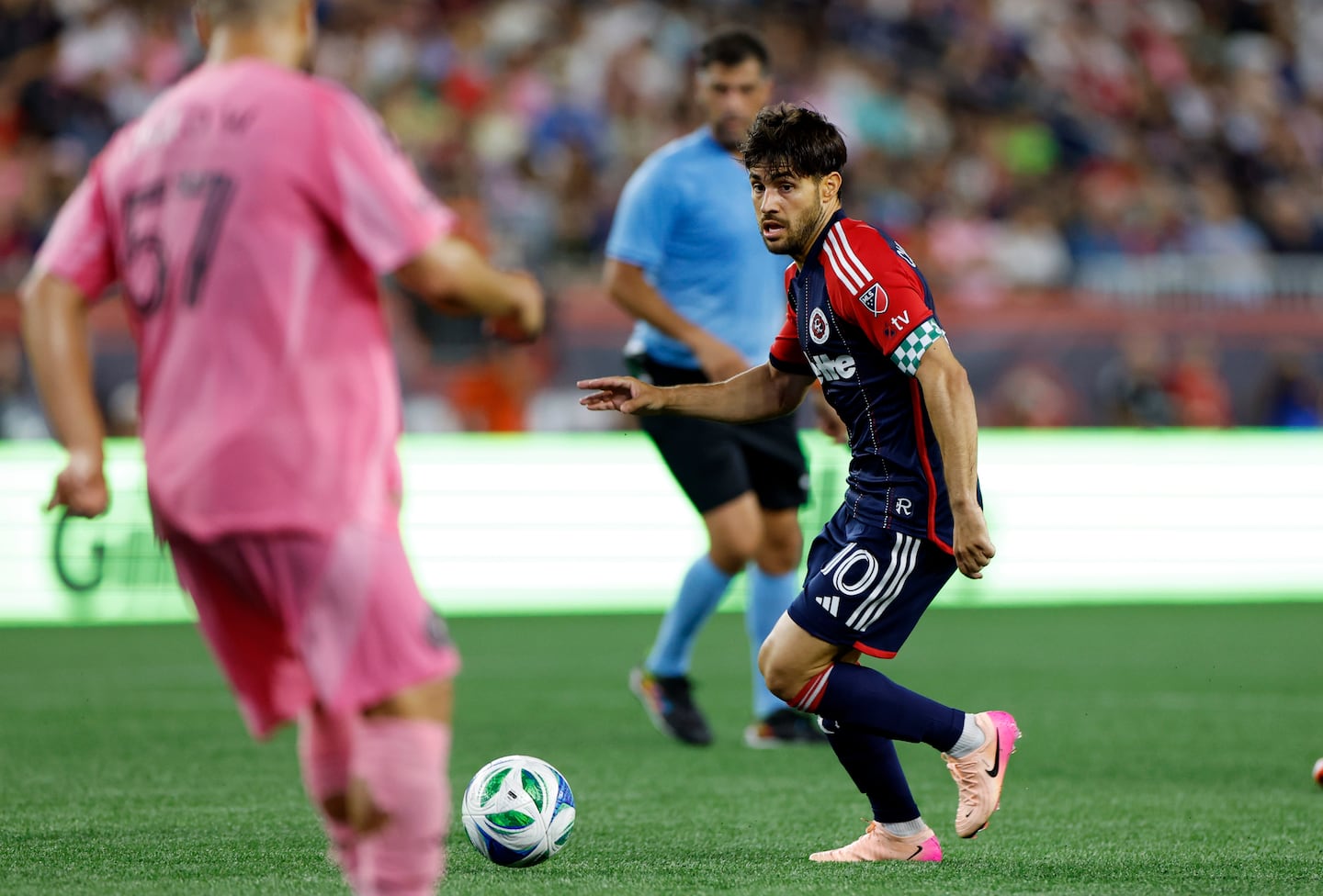 Carles Gil, Revolution extend contract into 2028 to accommodate new MLS schedule - The Boston Globe