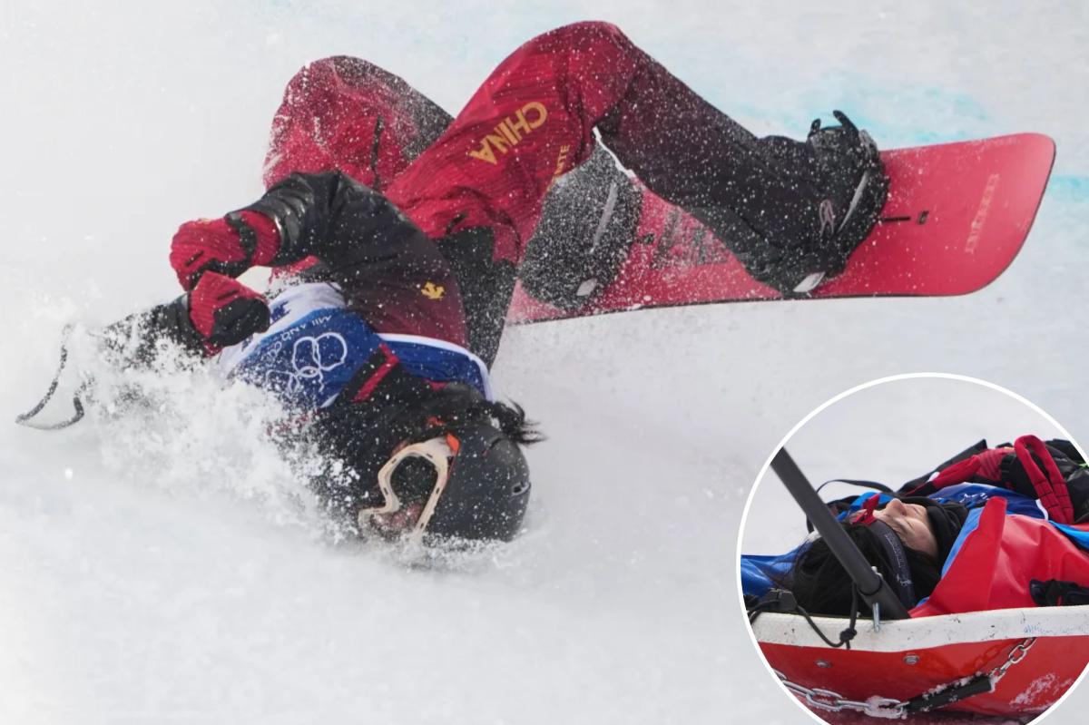 Chinese snowboarder stechered off after horrifying 2026 Winter...