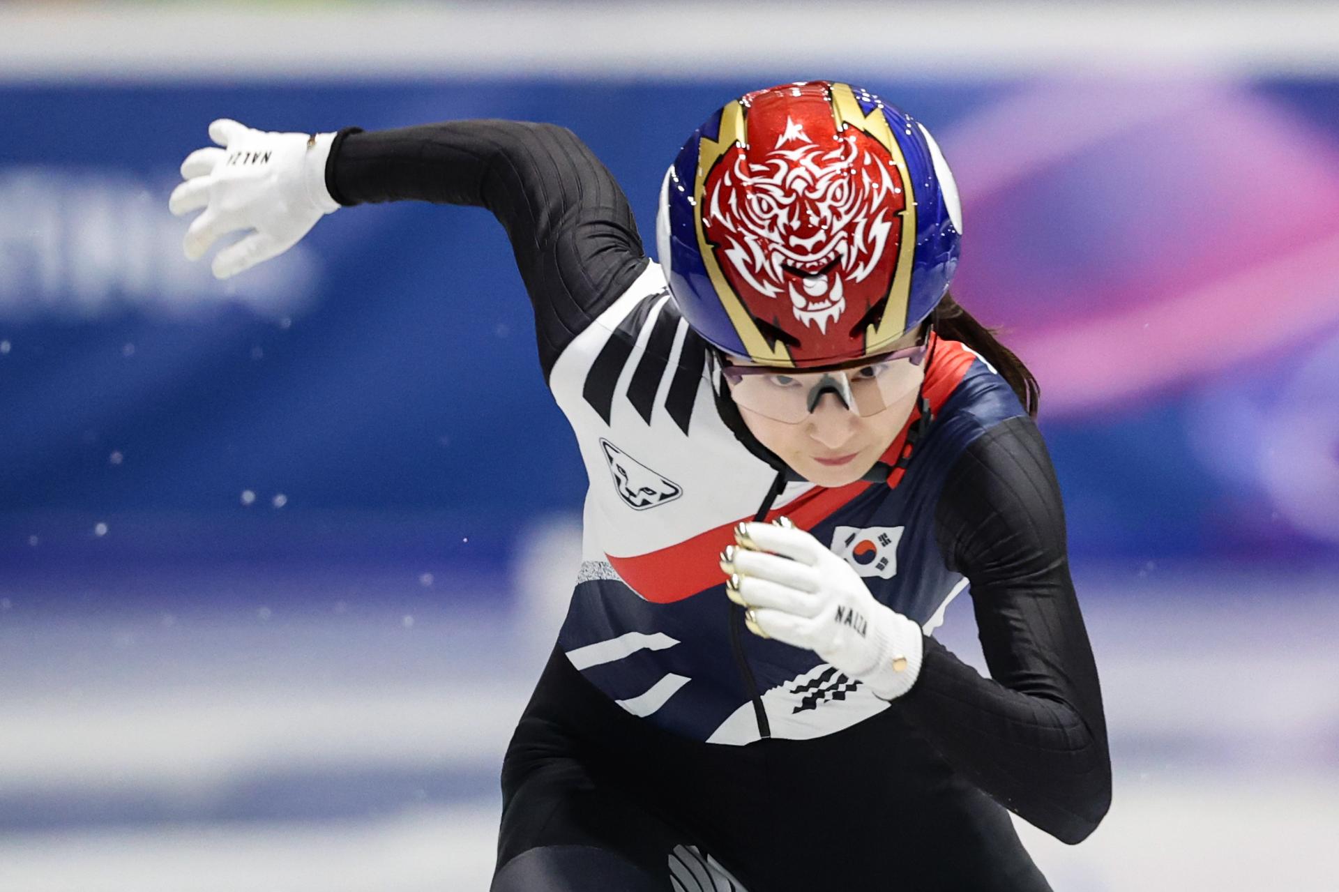 Choi Min-jeong to lead off short track mixed relay - The Korea Times
