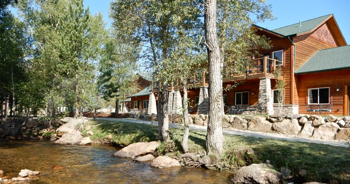 Colorado Gov. Jared Polis announces new program offering renters cash back, to begin in Estes Park