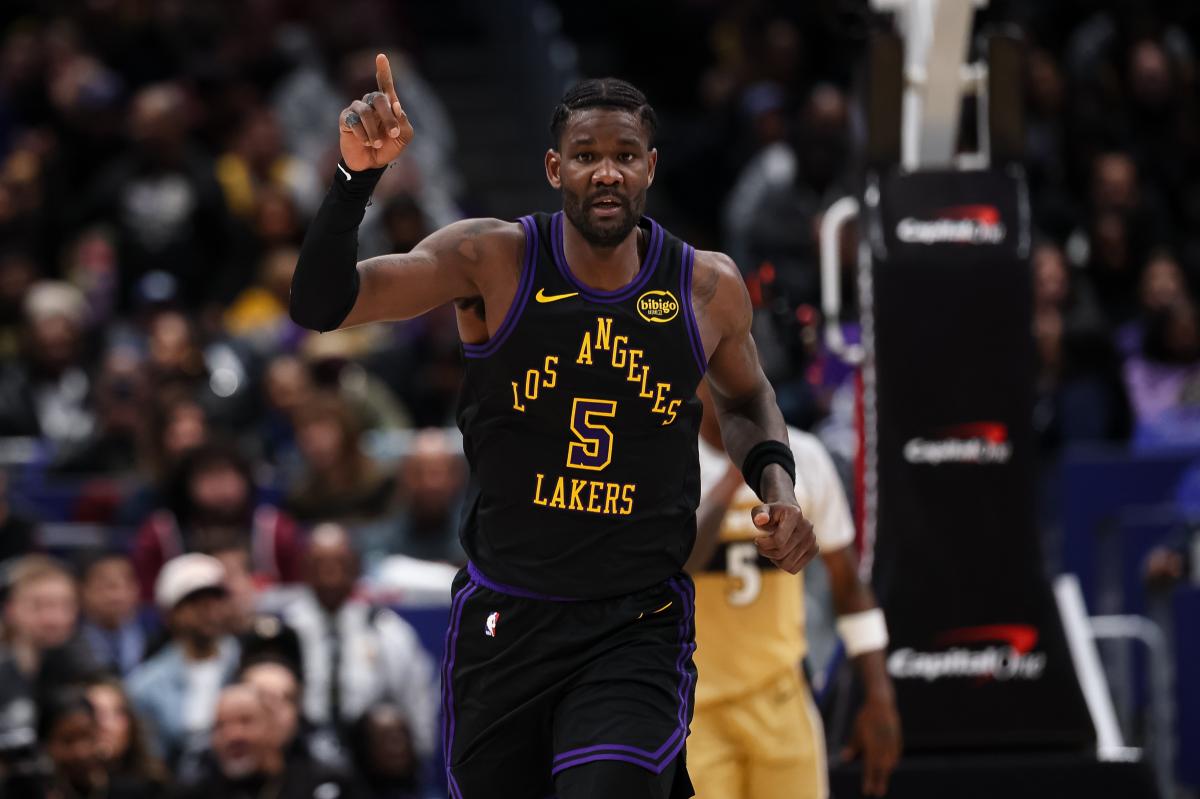 Deandre Ayton was released after police found no weed in his bag