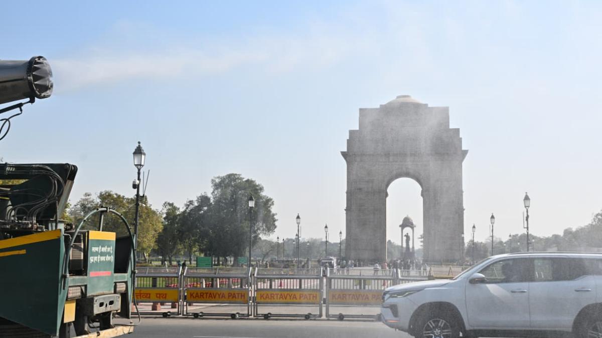 Delhi to remain warm, air quality in 'poor' band