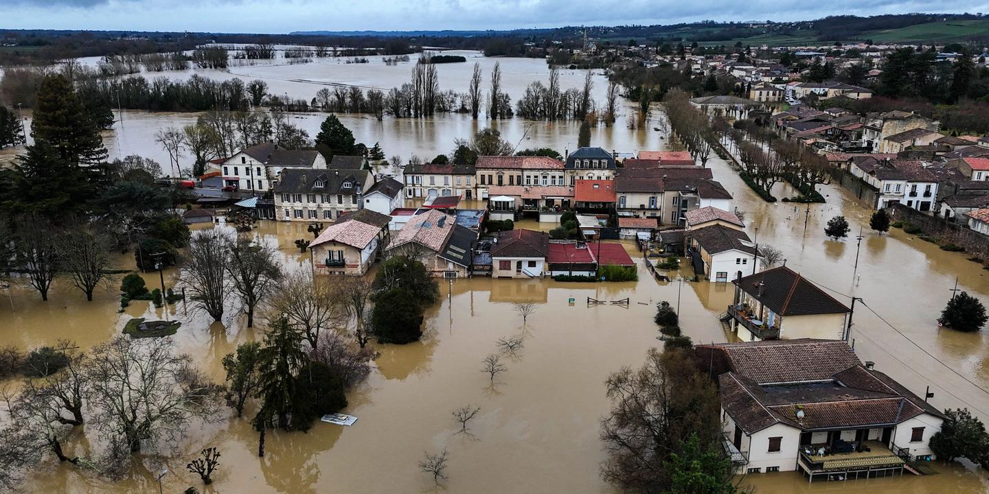 'Unprecedented' flooding in France expected to last all week
