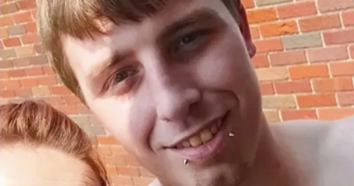 Hero dad dies saving girl, 12, from train horror as devastated family pay tribute - The Mirror