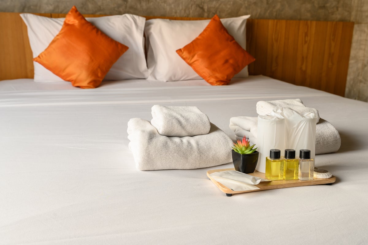 What can you take home from a hotel room? Etiquette expert weighs in