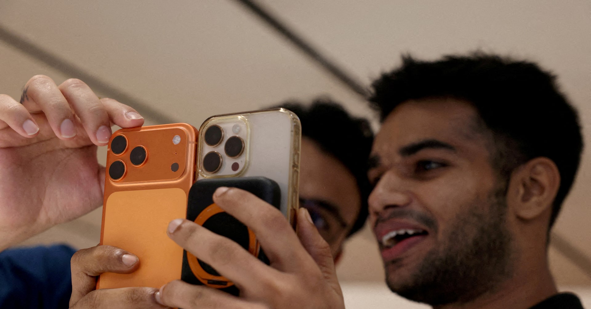 India hands Apple a win by letting foreign firms fund equipment for manufacturers