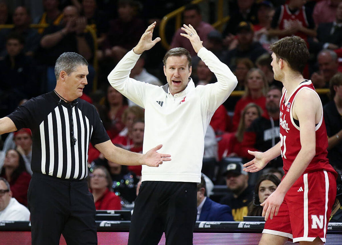 Iowa apologizes after confrontation between Nebraska's Fred Hoiberg, court-storming fan