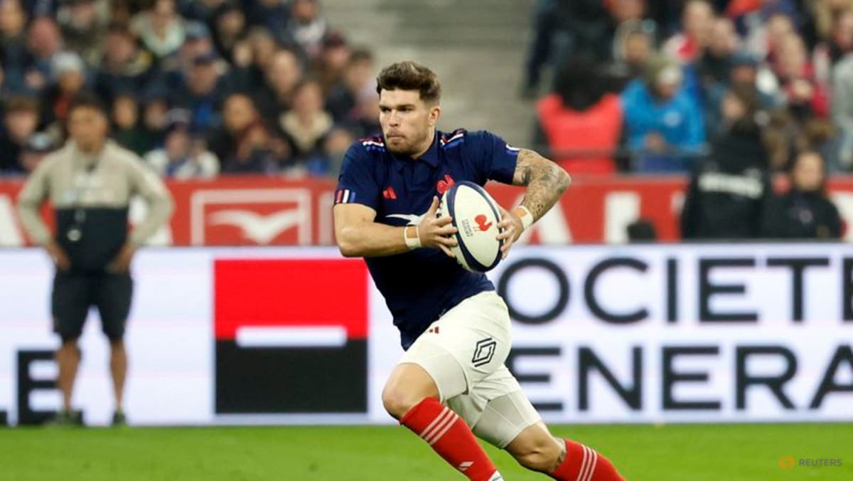 France's Jalibert seizes chance to shine in Ntamack's absence