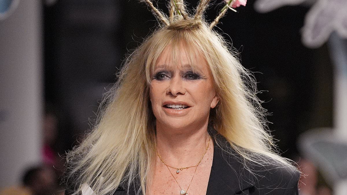 Jo Wood, 70, turns heads in a lace bra for Vin+Omi's show