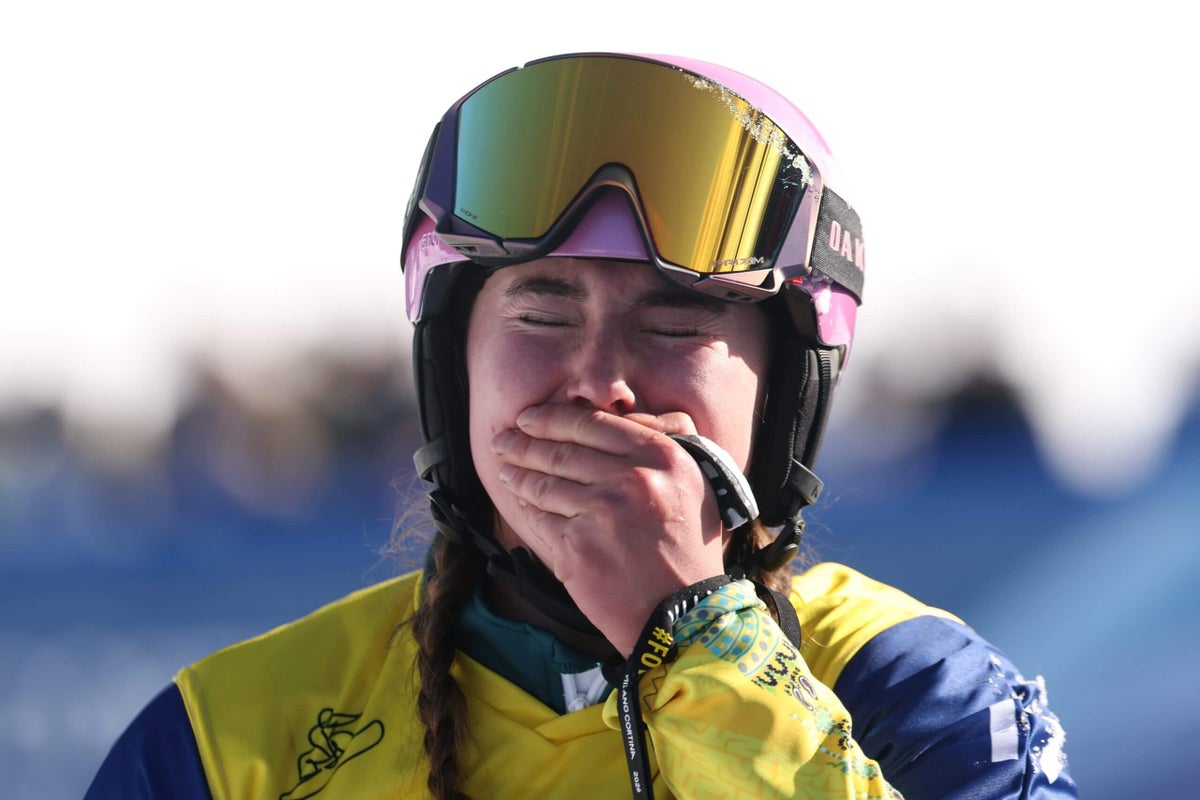 Josie Baff wins women's snowboard cross Olympic gold to make history for Australia