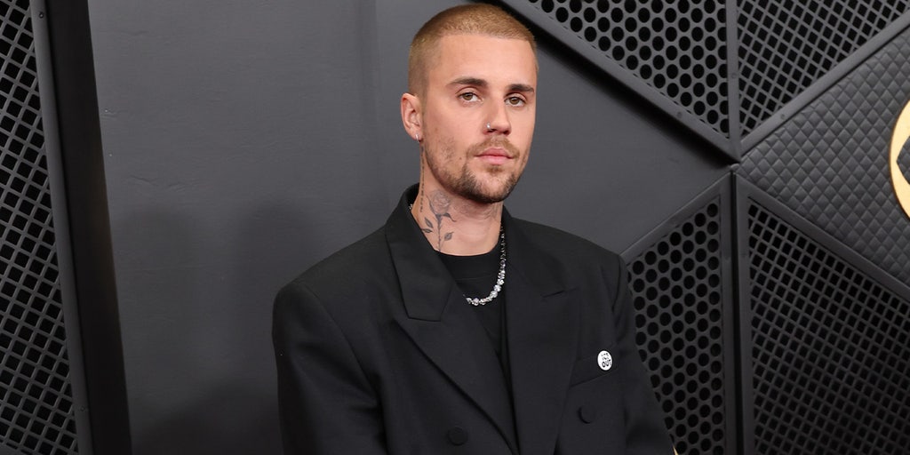 Justin Bieber stuns Grammys by performing in underwear; Trevor Noah jokes about Nicki Minaj in monologue