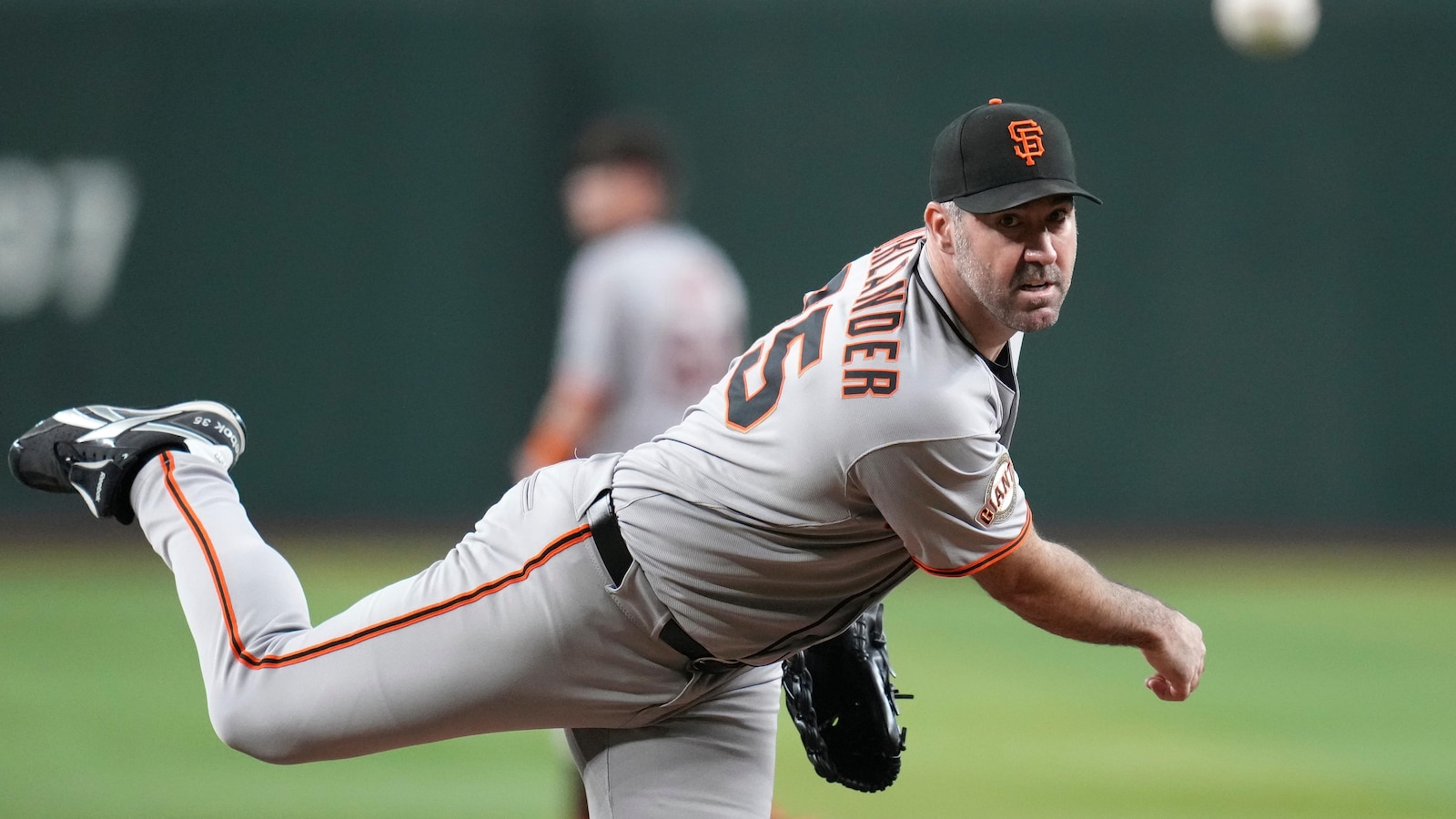Justin Verlander returns to the Detroit Tigers on a $13 million, one-year contract