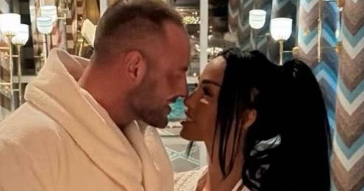 Katie Price 'already has house' with mystery man as they 'jet off on honeymoon' - Daily Star