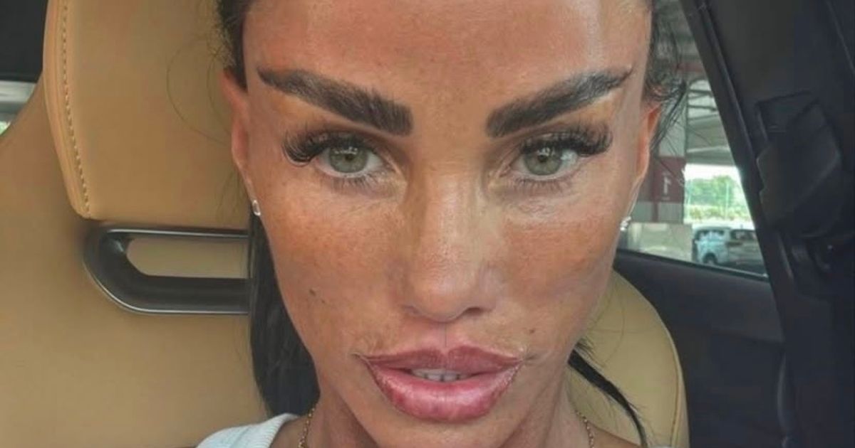 Katie Price shows off impossibly taut skin as she fails to crack a smile on honeymoon - The Mirror