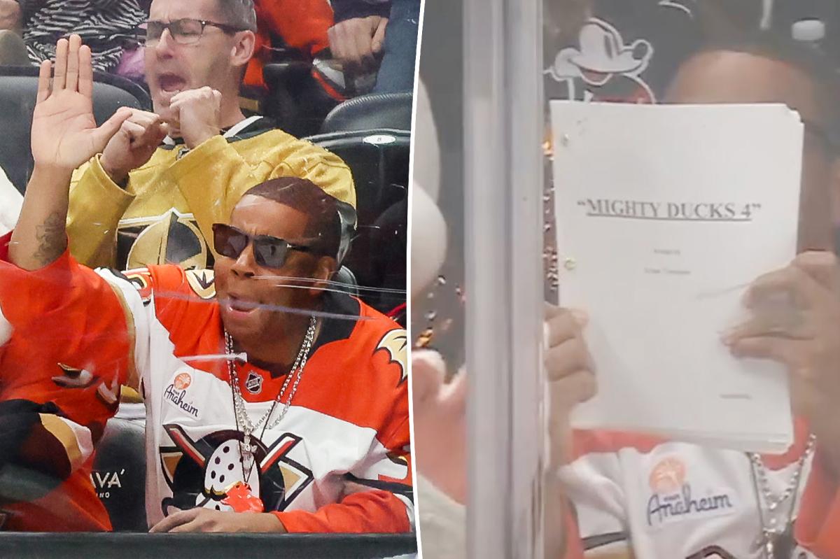 Kenan Thompson shades Disney by flashing 'Mighty Ducks 4' script at...