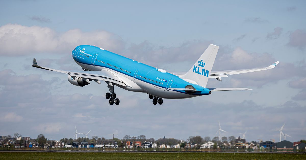 Flight heading to hot holiday hotspot diverts to Iceland after medical emergency