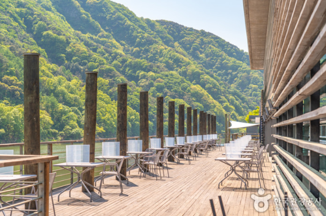 Scenic views and restaurant-level food: highway rest stops worth the detour in Korea - The Korea Times