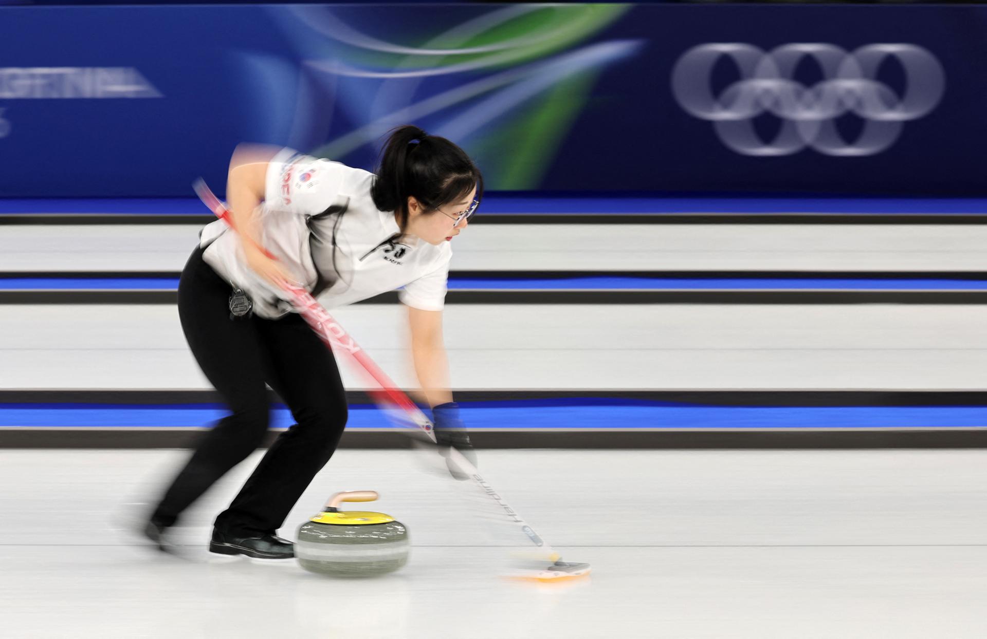 Korea enjoys 2nd straight win in mixed doubles curling - The Korea Times