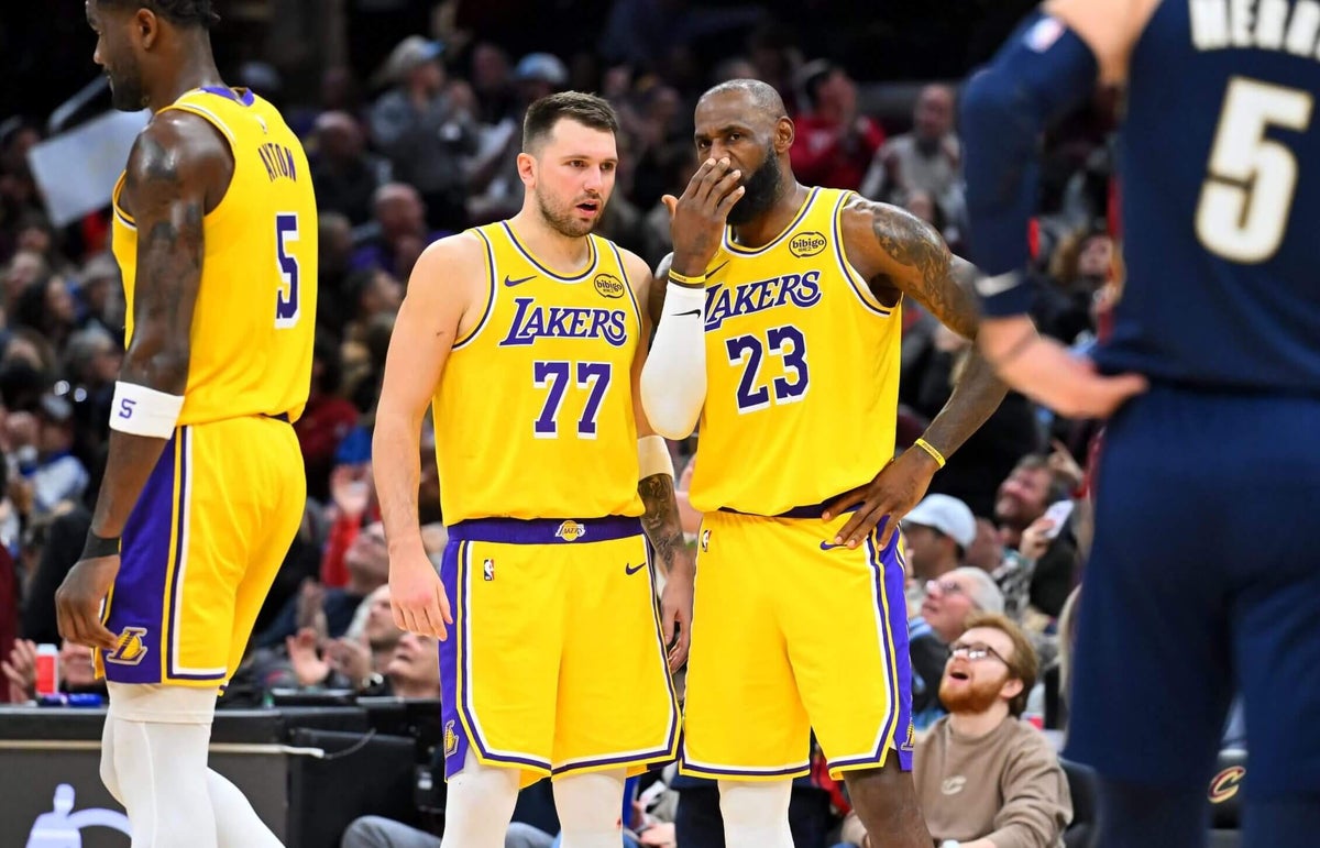 Will the Lakers make a move? What's fixable and what isn't ahead of NBA trade deadline