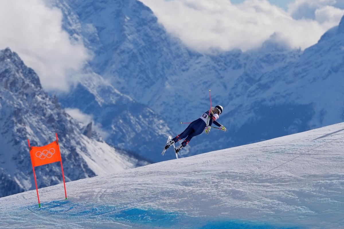 Team USA ski star Lindsey Vonn crashes in women's downhill at Milan...