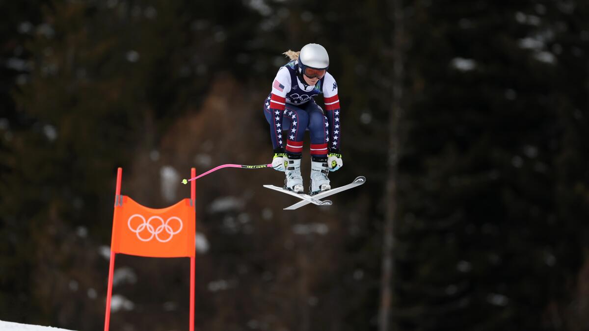 Lindsey Vonn is trying to achieve the seemingly impossible: Win gold with a ruptured ACL