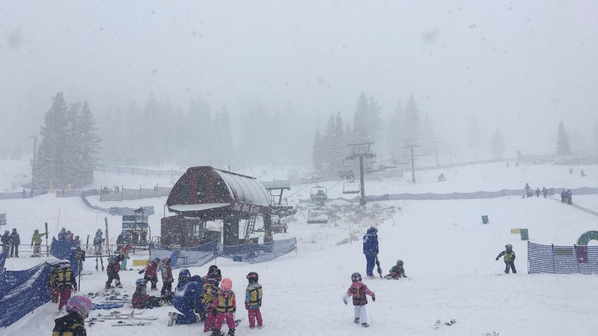 Los Angeles man dies on advanced ski trail near Lake Tahoe