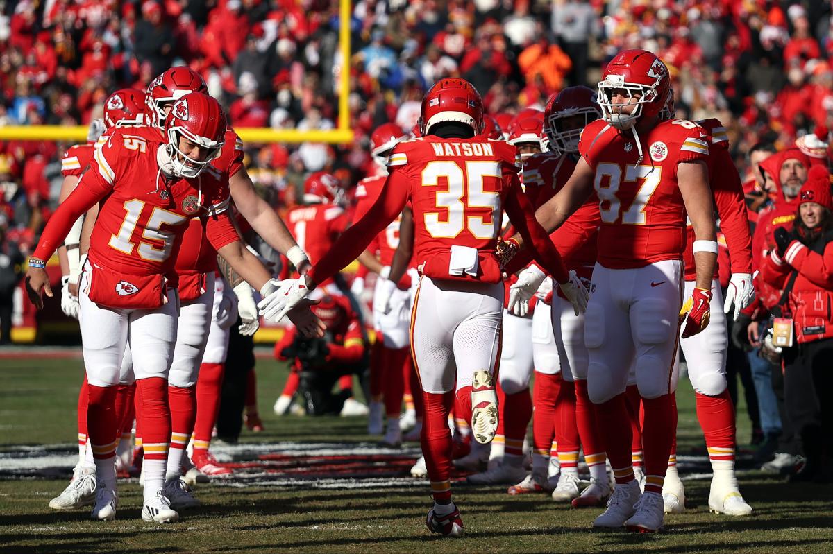 Missouri pol would rather see Chiefs play at high school field as...
