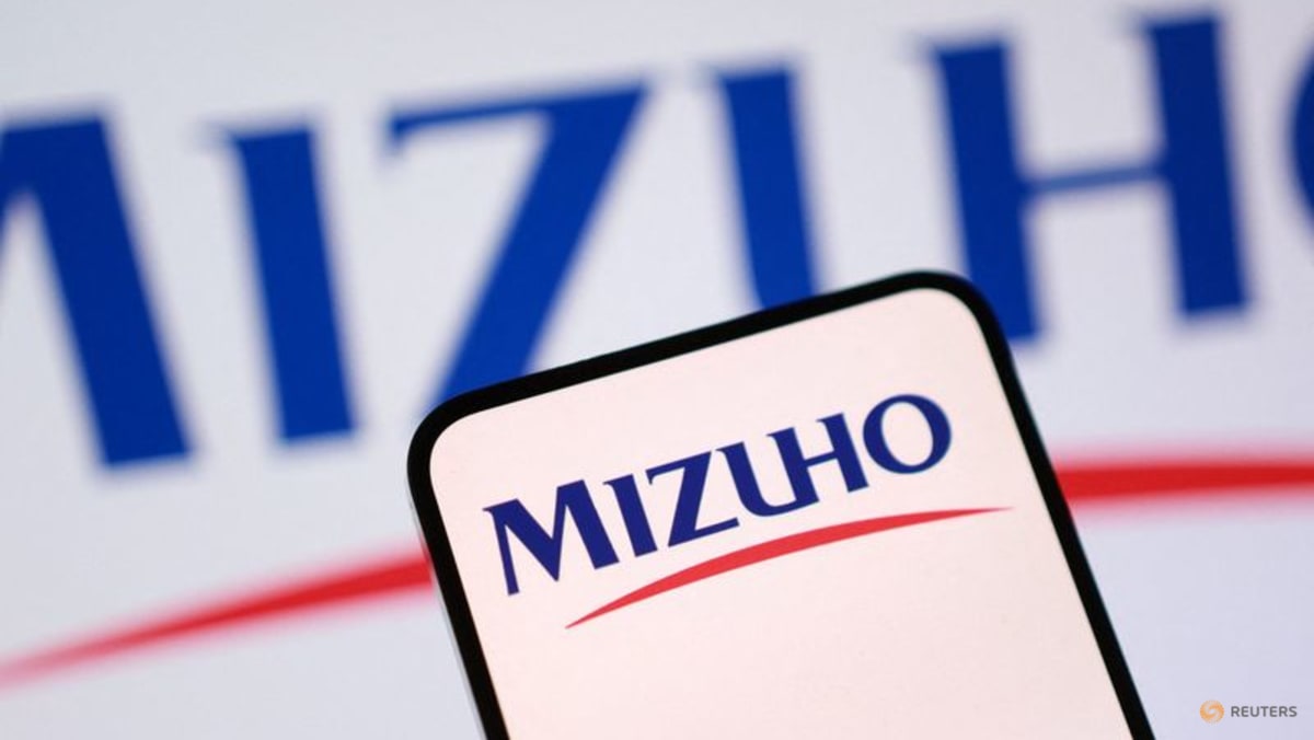 Mizuho books 14% rise in third-quarter profit