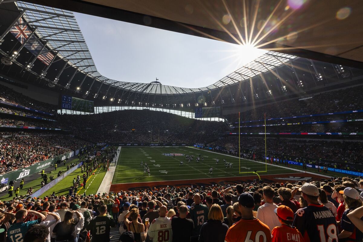 NFL Players Cautious on League Putting a Franchise Overseas